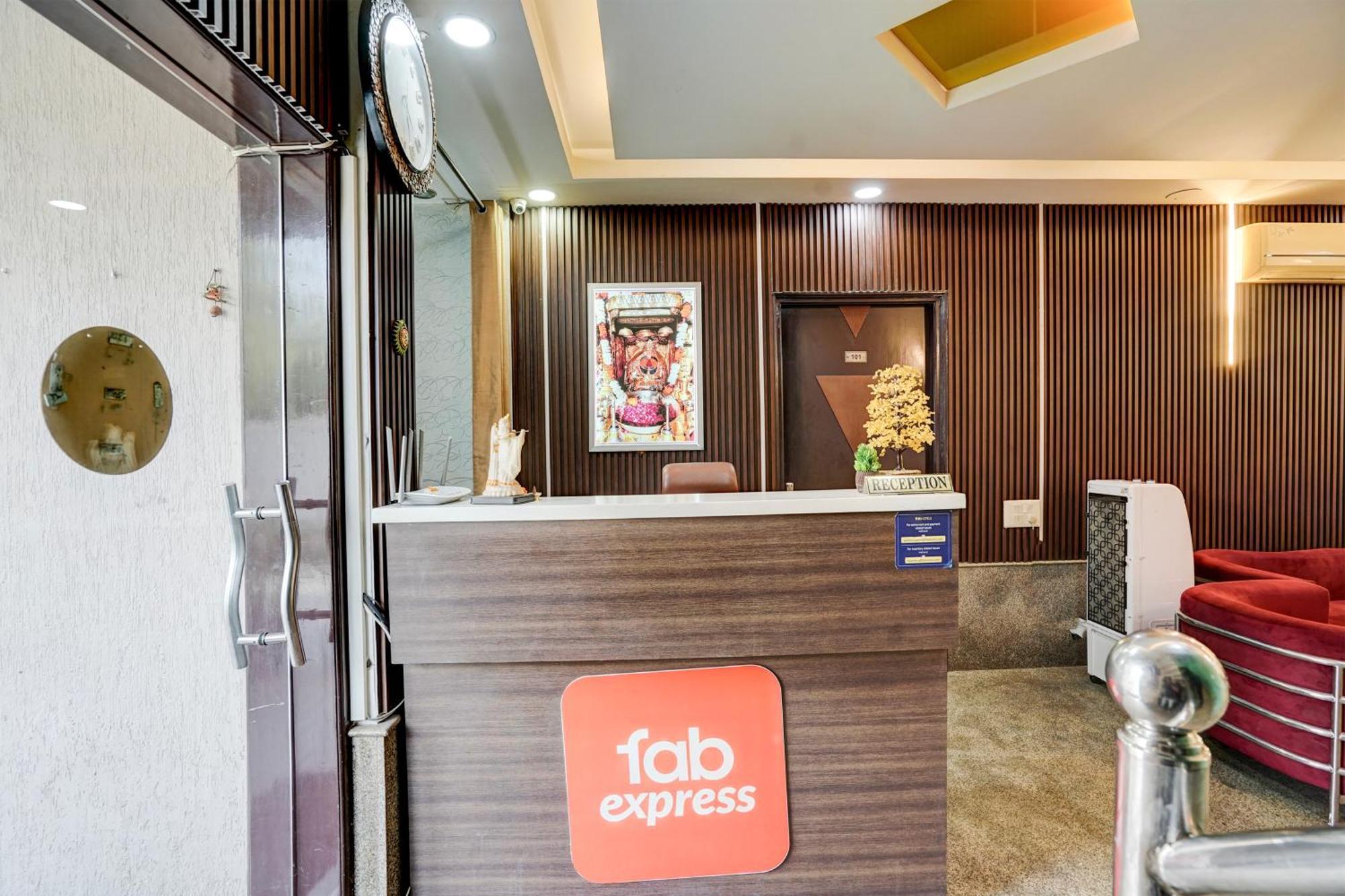 Fabexpress Next Home 古尔冈 外观 照片